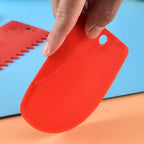 🍰 Kit de 3 Raspadores de Massa Vermelhos – Espátulas de Plástico Engrossado para Confeitaria